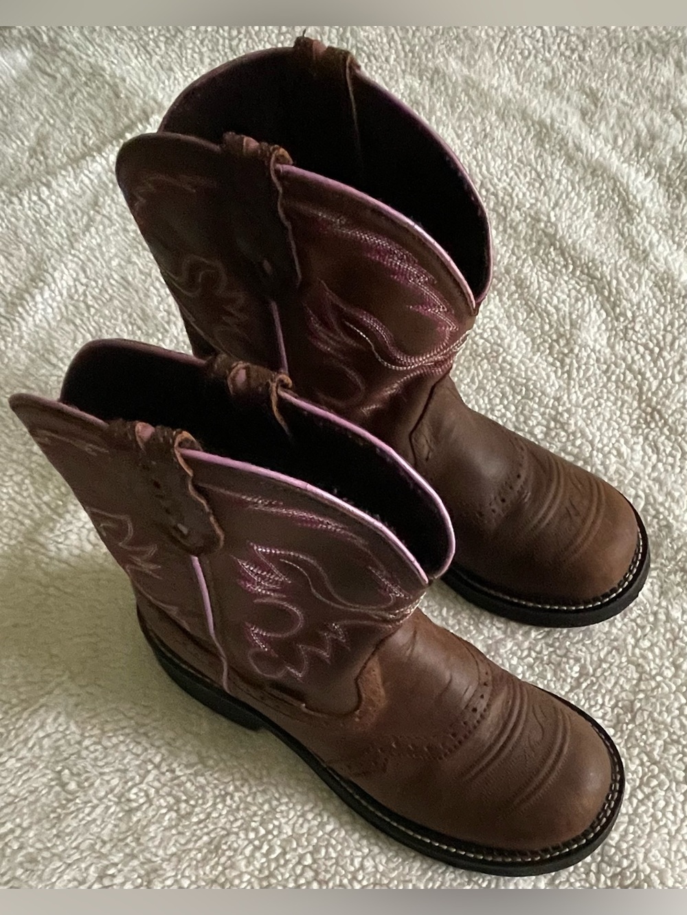Justin Gypsy Boots GEMMA L9903
Aged Bark Brown Leather
Women’s Size 8B